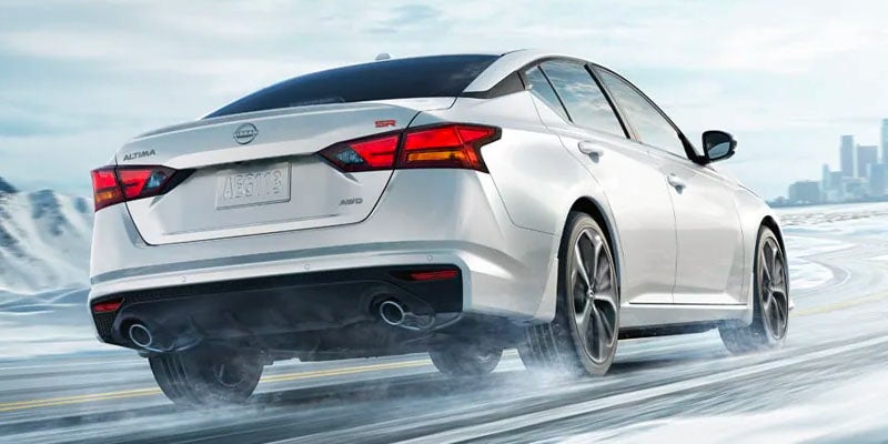 A 2025 Nissan Altima rushing down the highway with its performance in Pompano Beach, FL